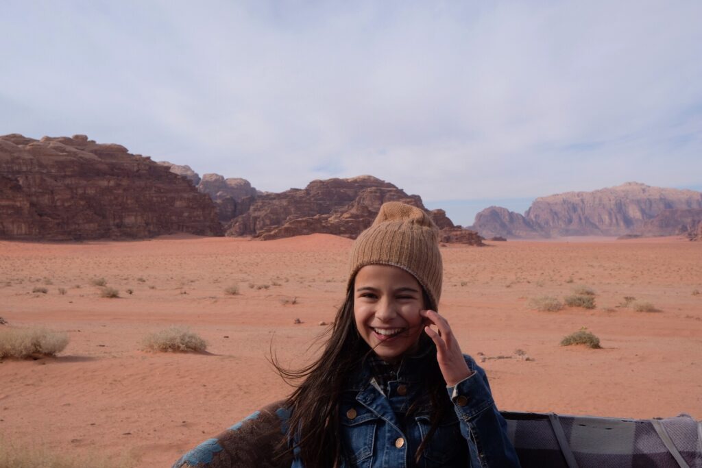 Mia in 4WD, Wadi rum